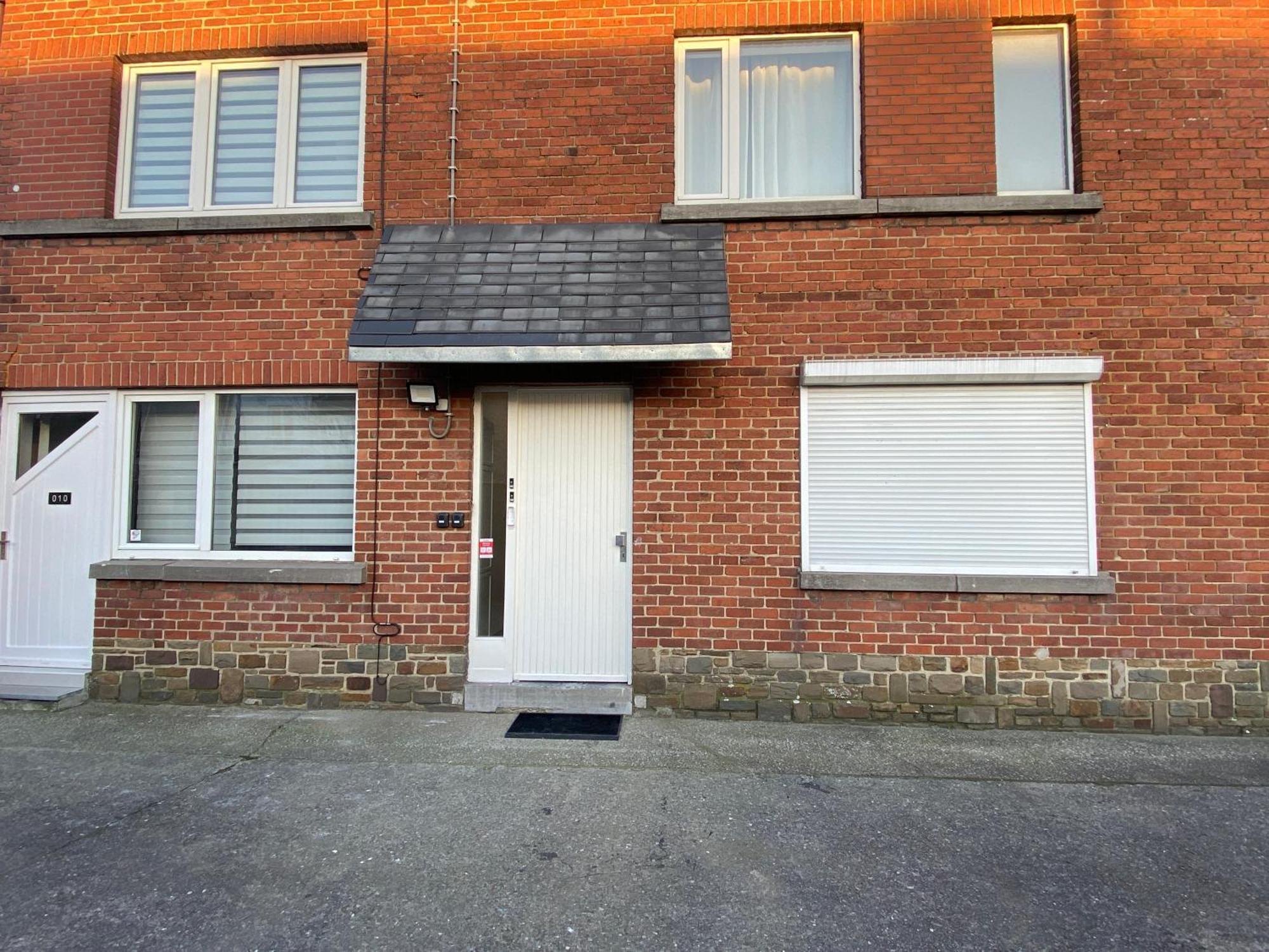 1-D011 Superbe Appartement Spacieux Tres Calme Шарлероа Екстериор снимка